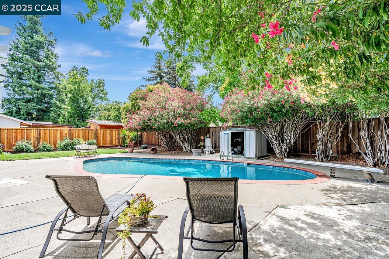 3812 Fernwood Ct