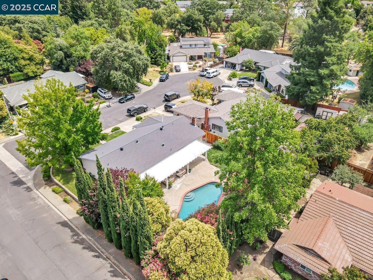 3812 Fernwood Ct