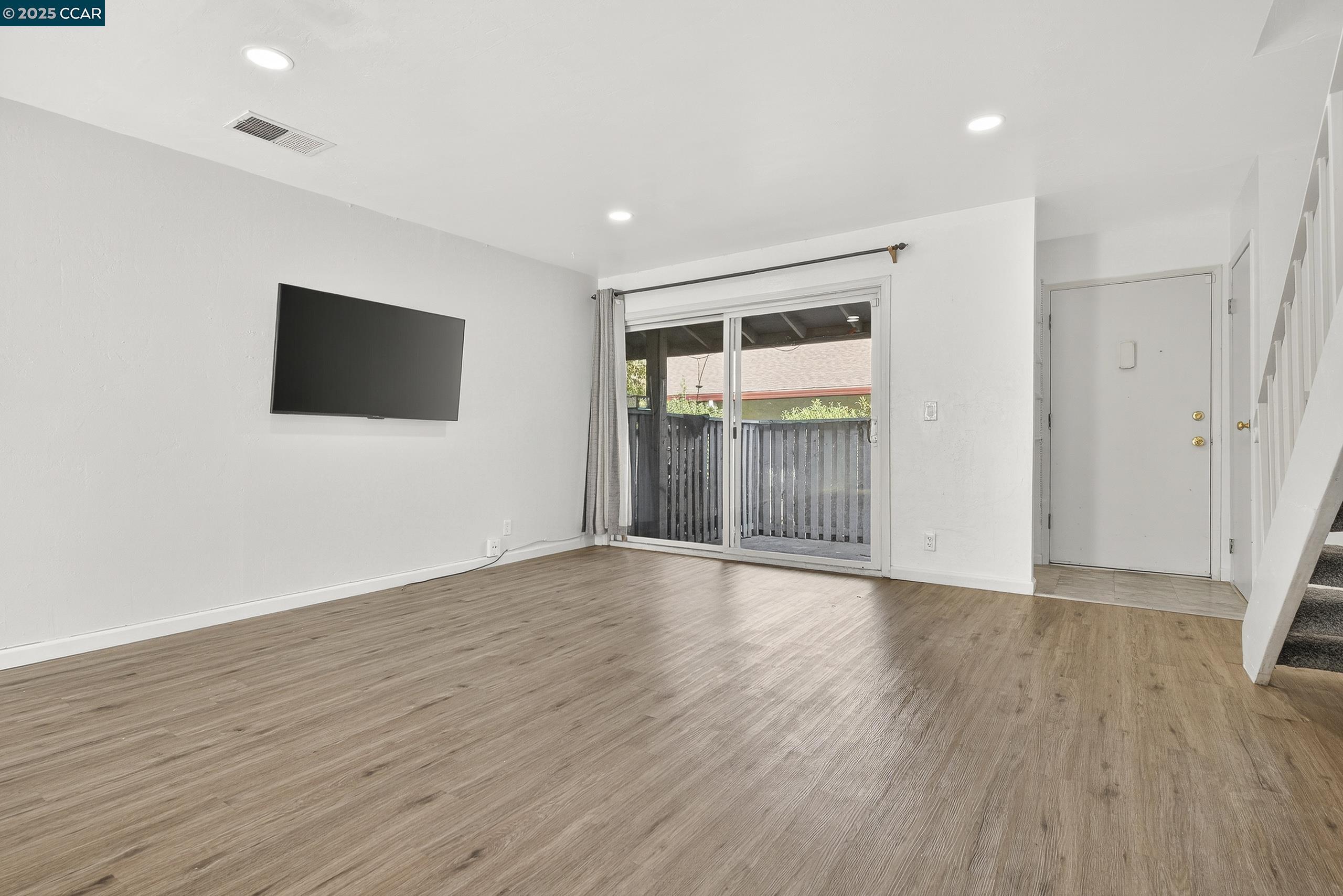 101 Villa Cir