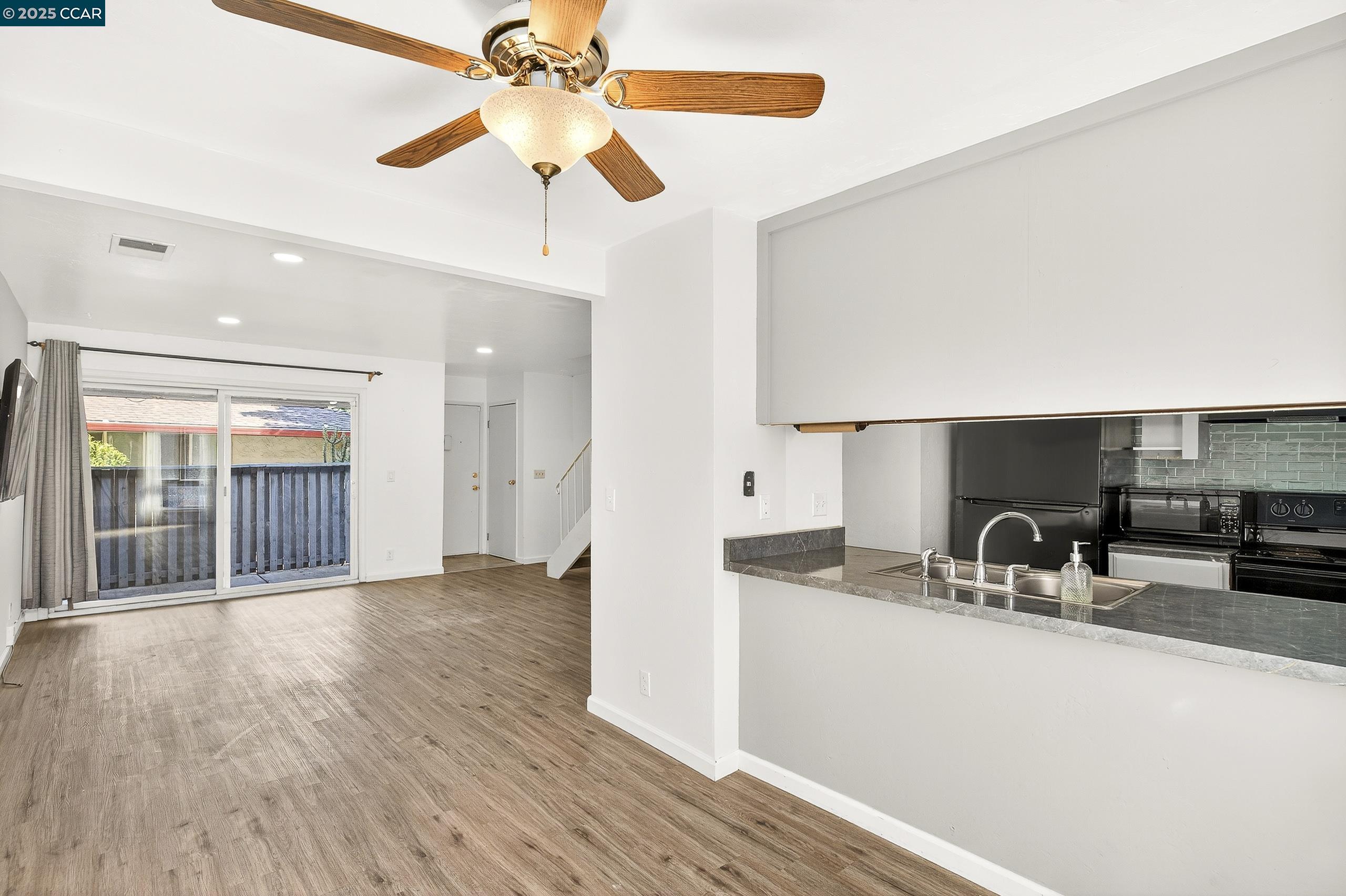 101 Villa Cir