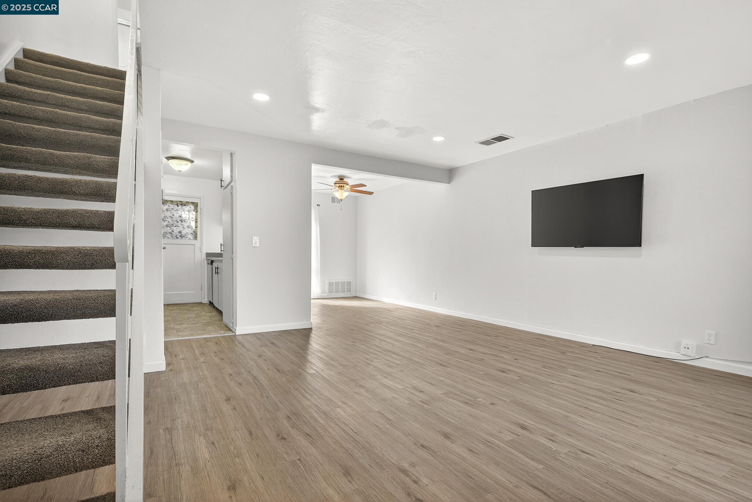 101 Villa Cir