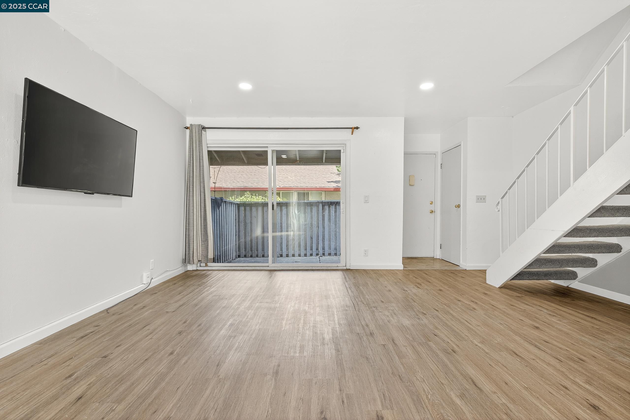 101 Villa Cir