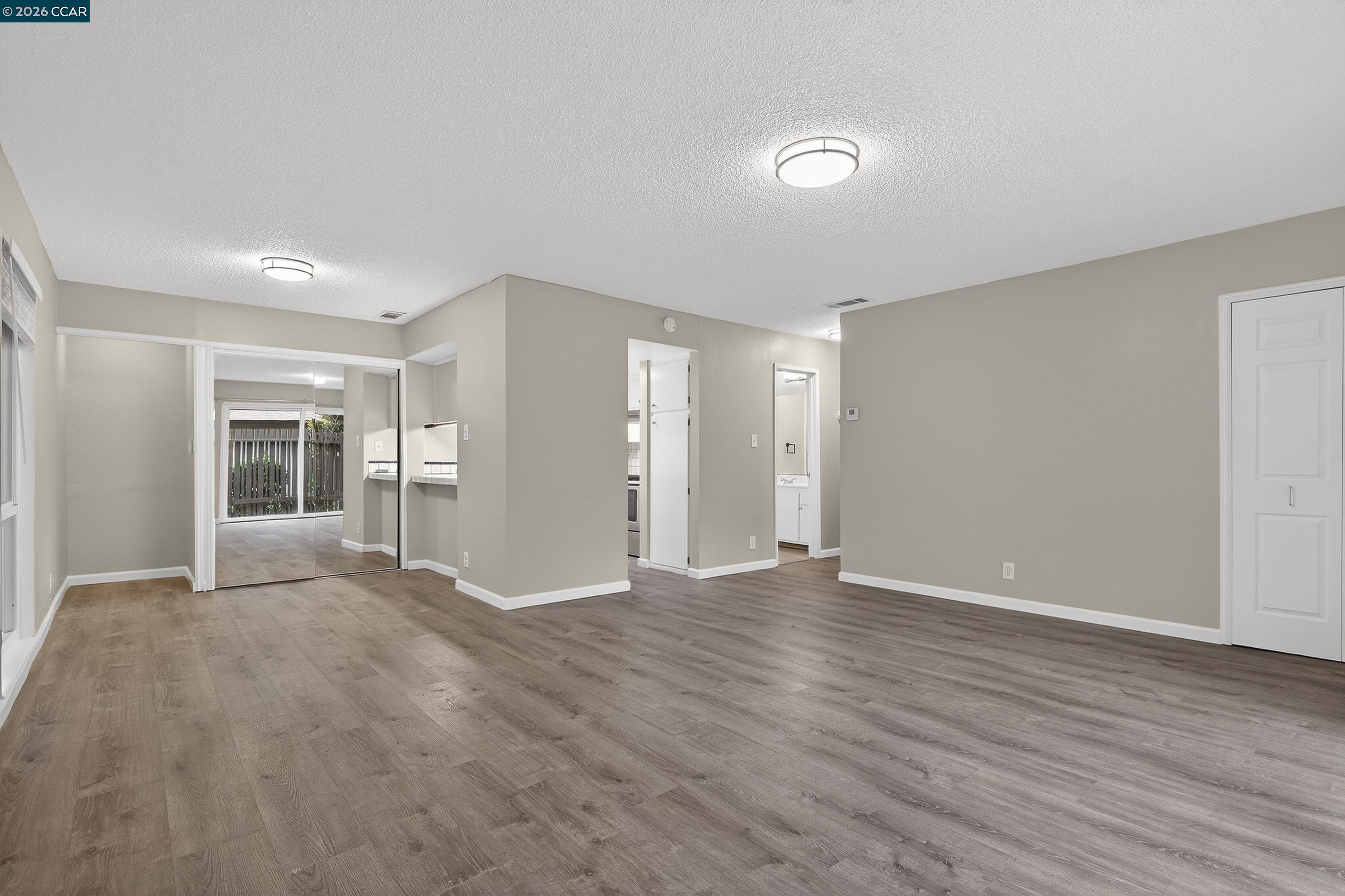 5492 Roundtree Dr # A