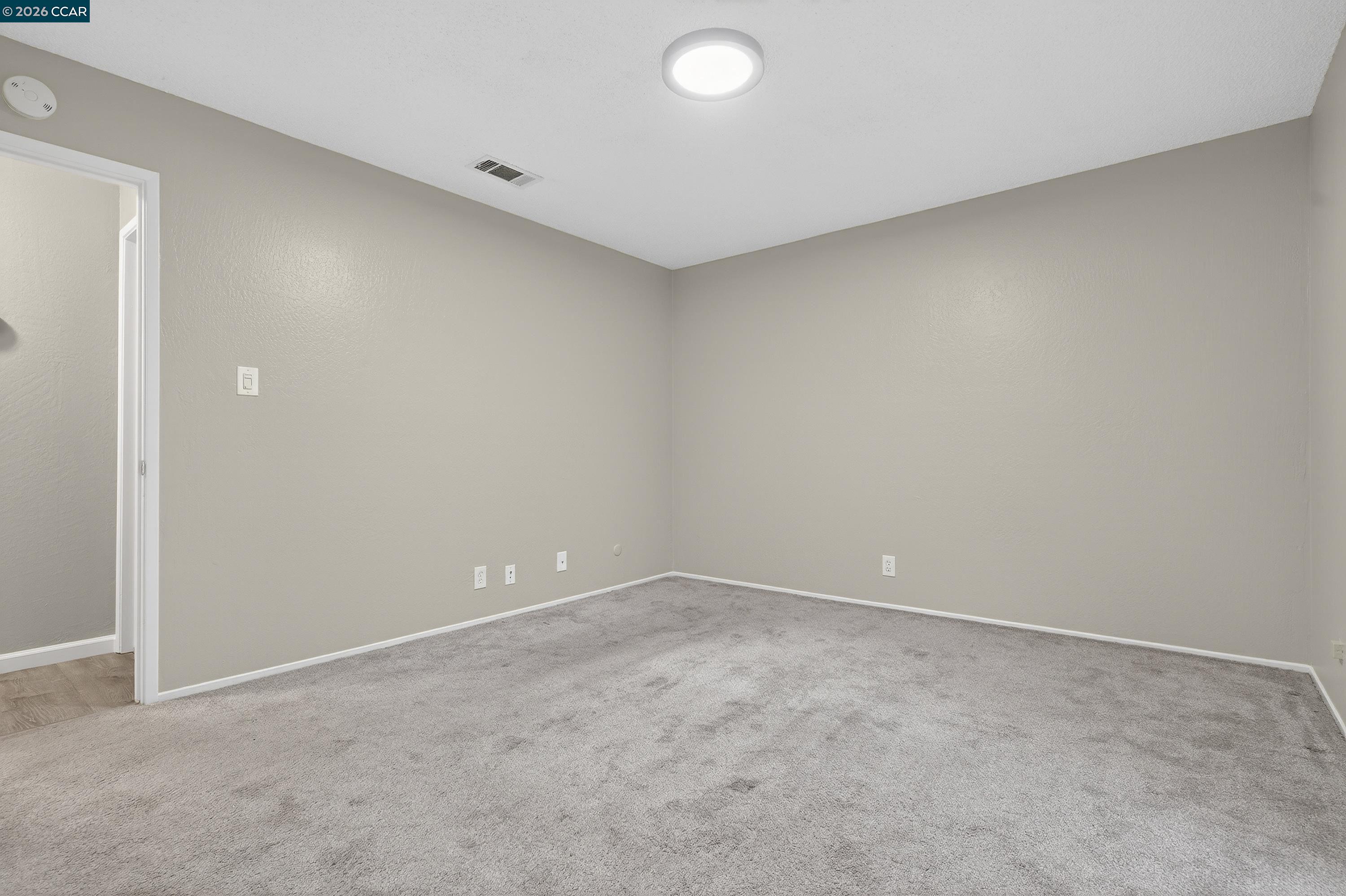 5492 Roundtree Dr # A