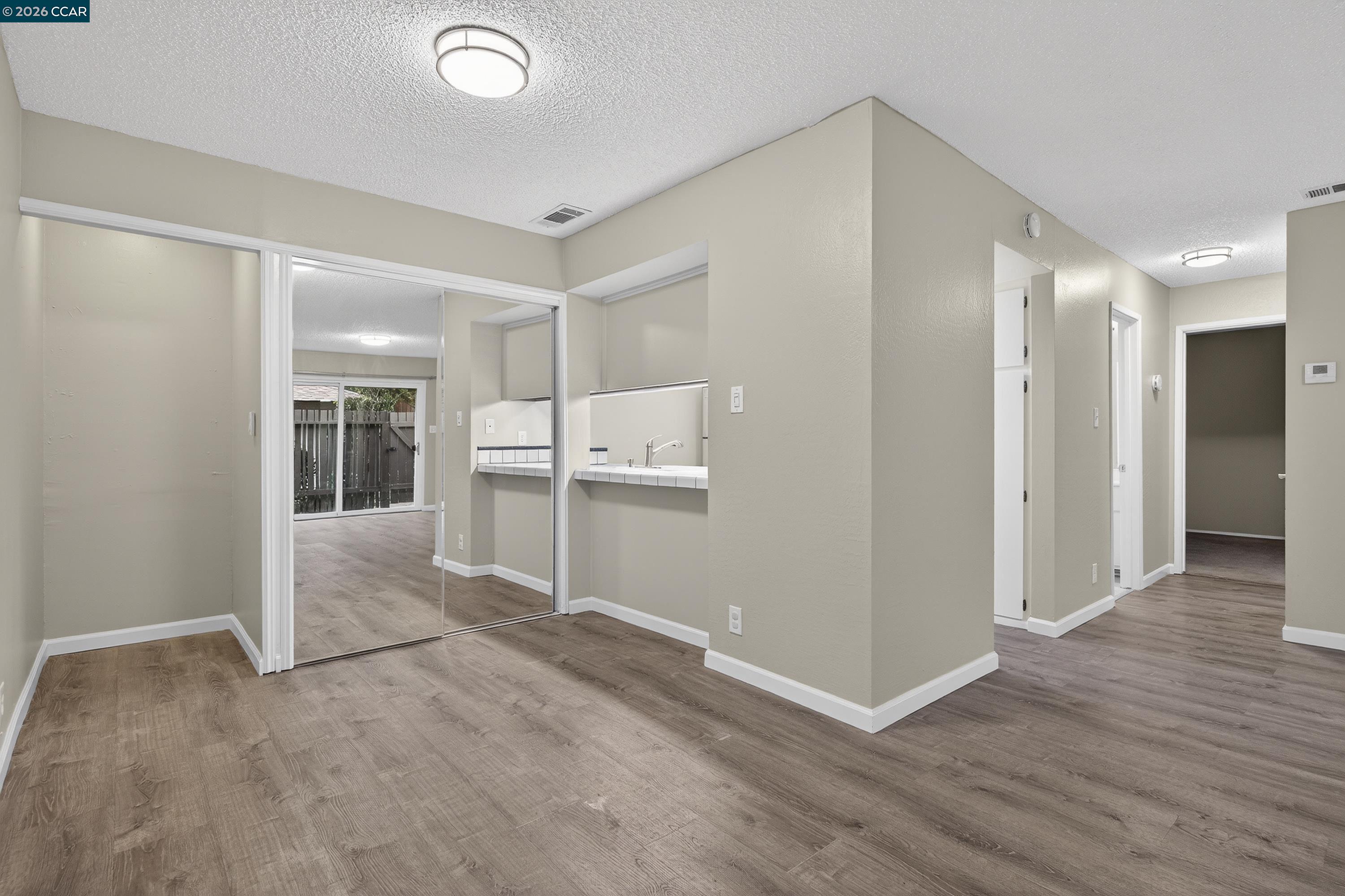 5492 Roundtree Dr # A