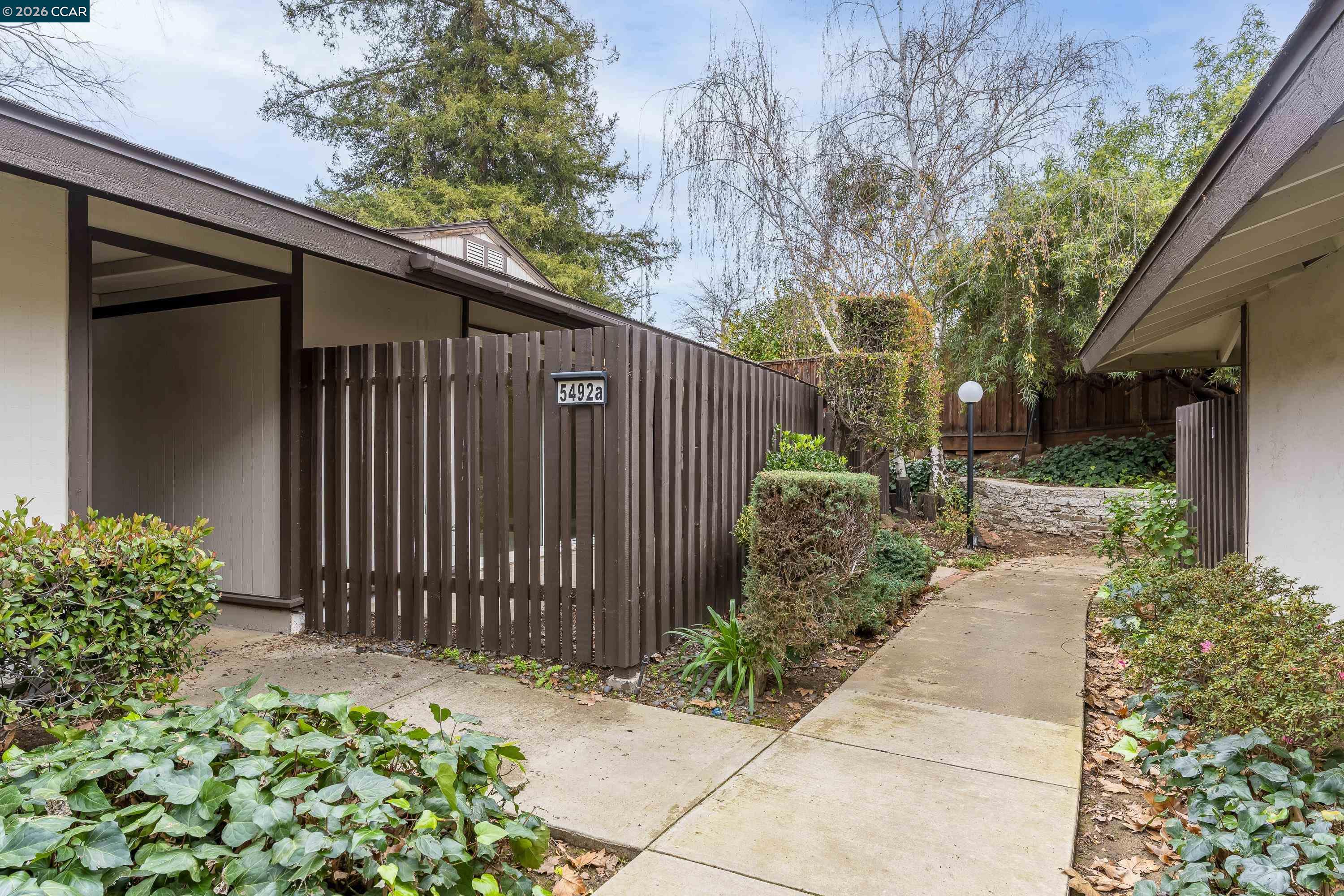 5492 Roundtree Dr # A