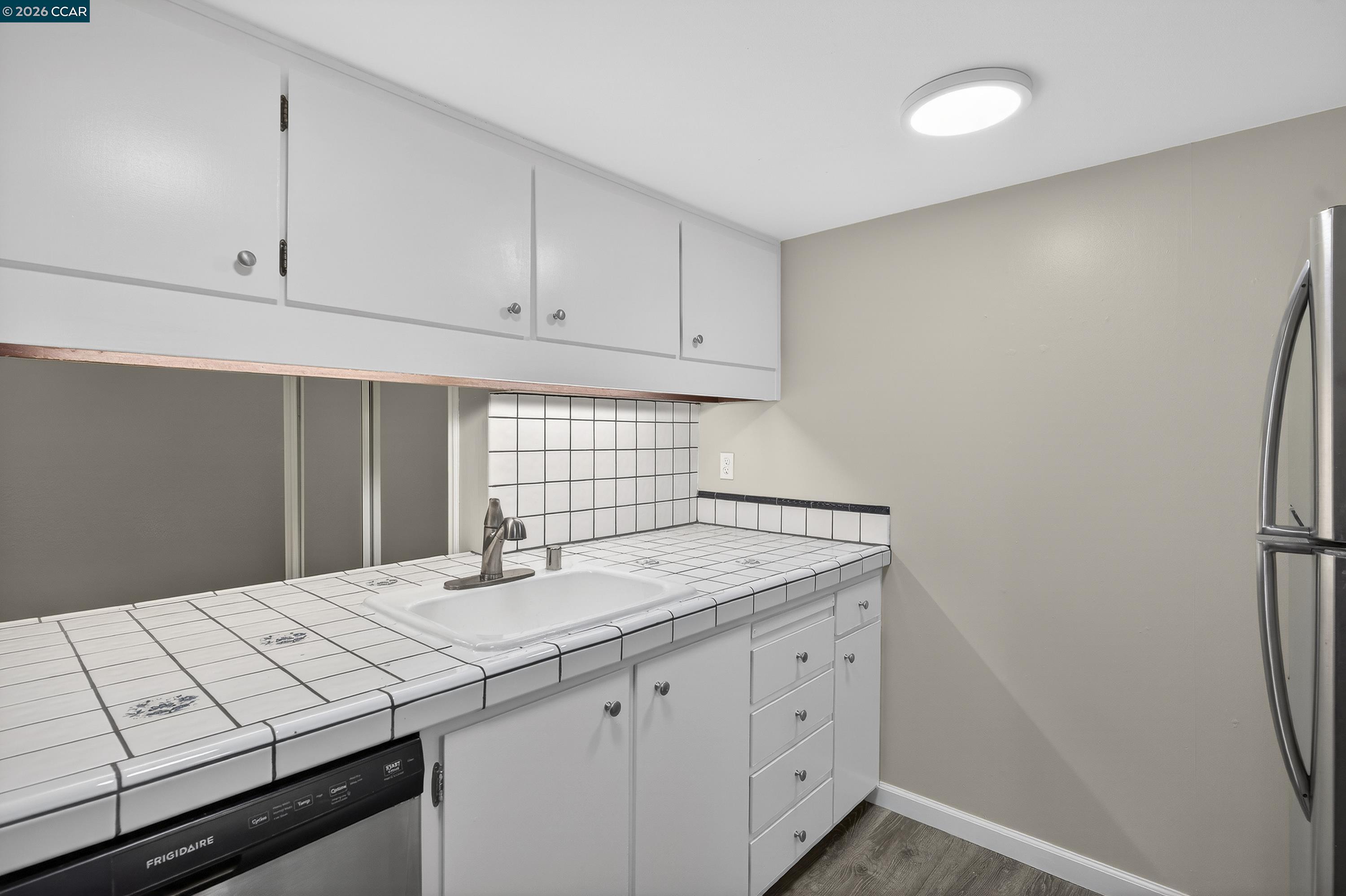 5492 Roundtree Dr # A