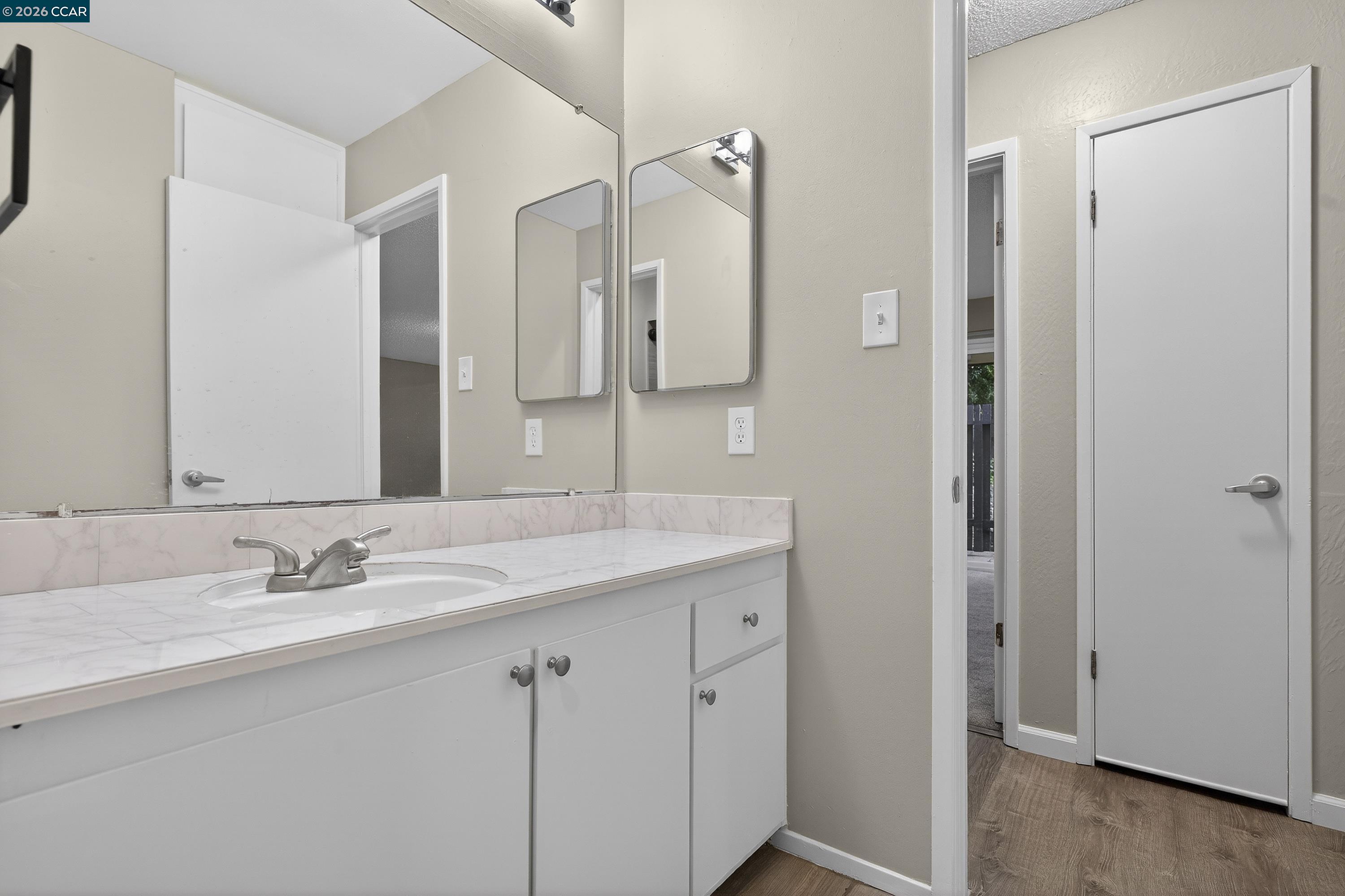 5492 Roundtree Dr # A