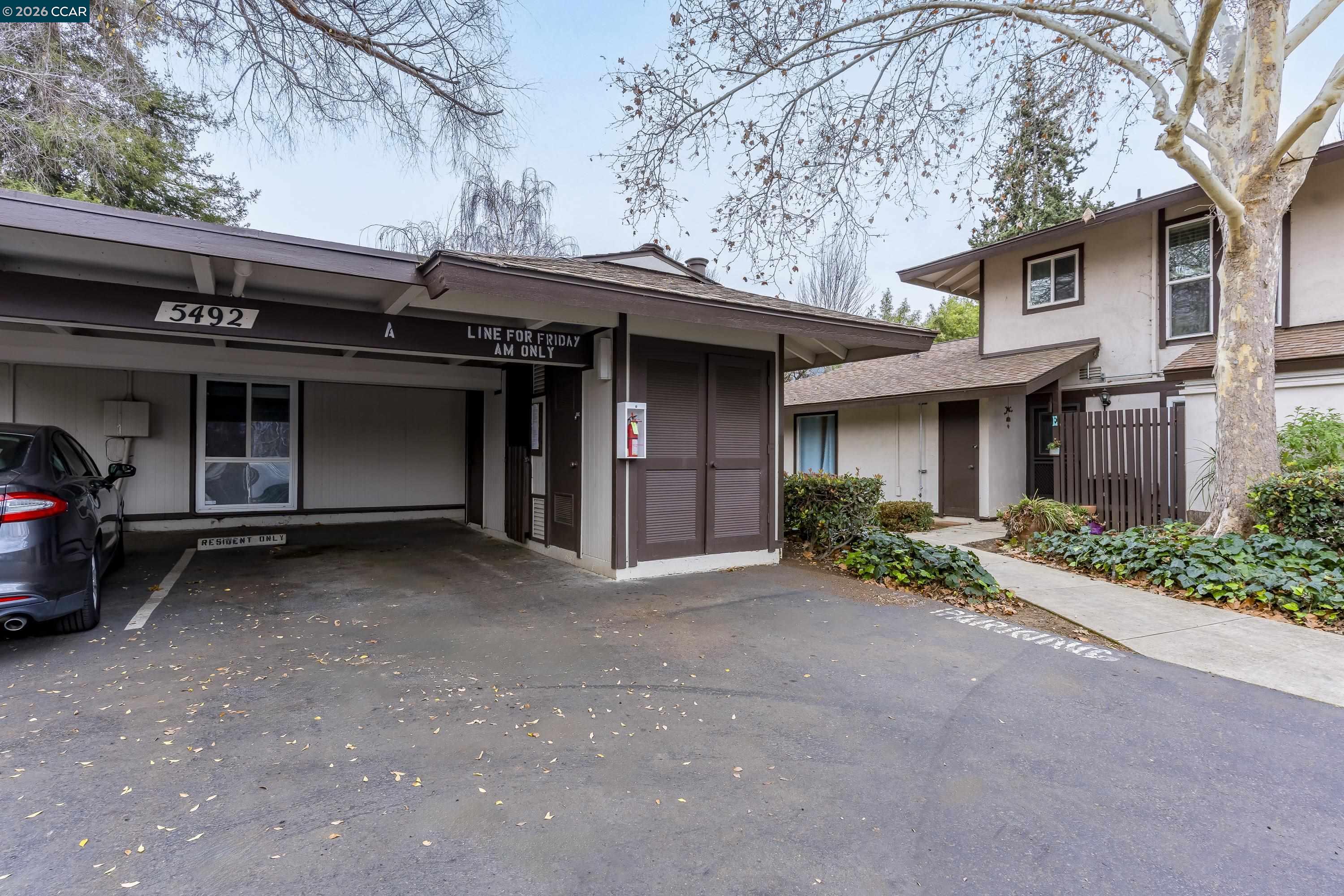 5492 Roundtree Dr # A