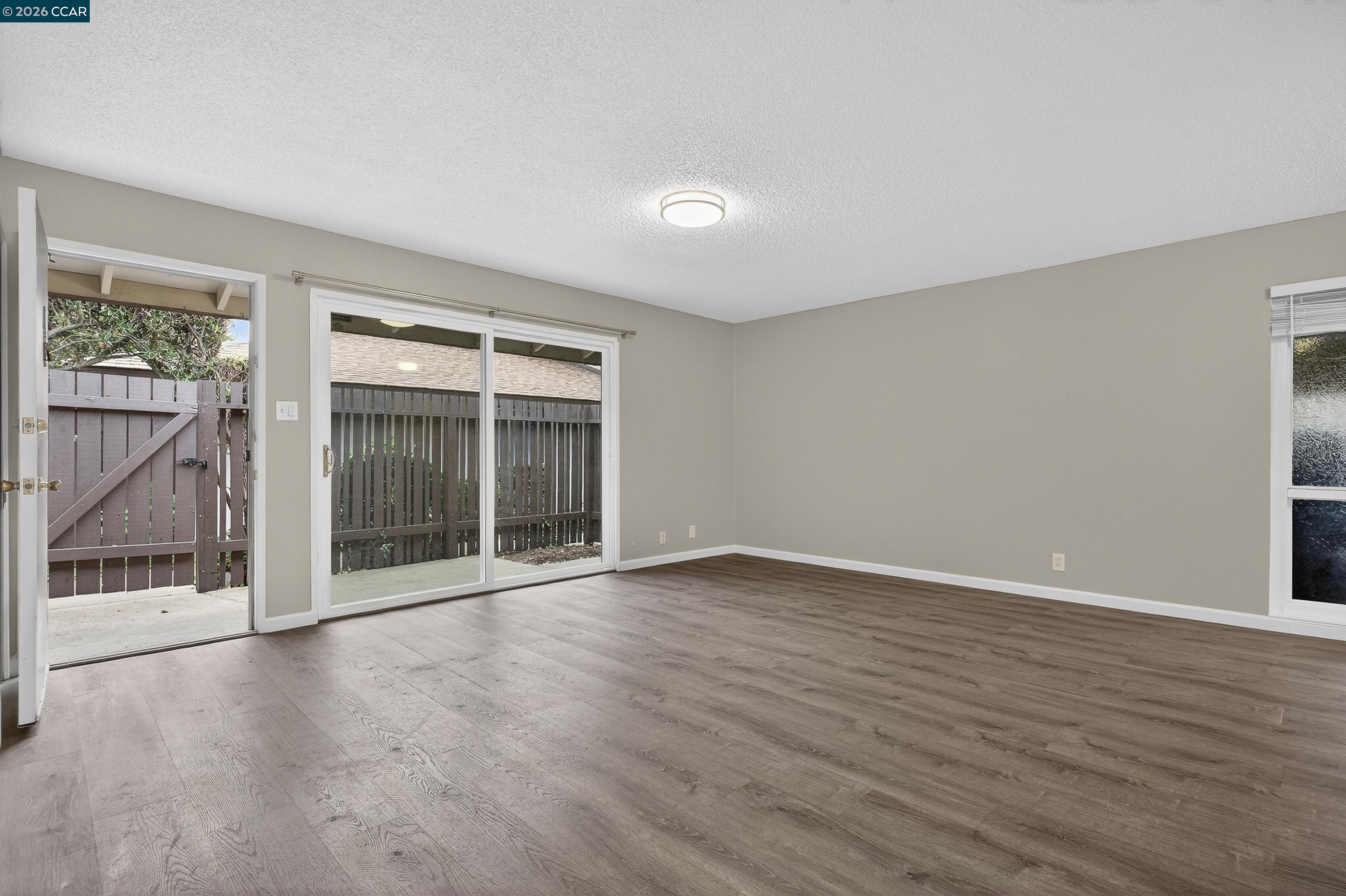 5492 Roundtree Dr # A