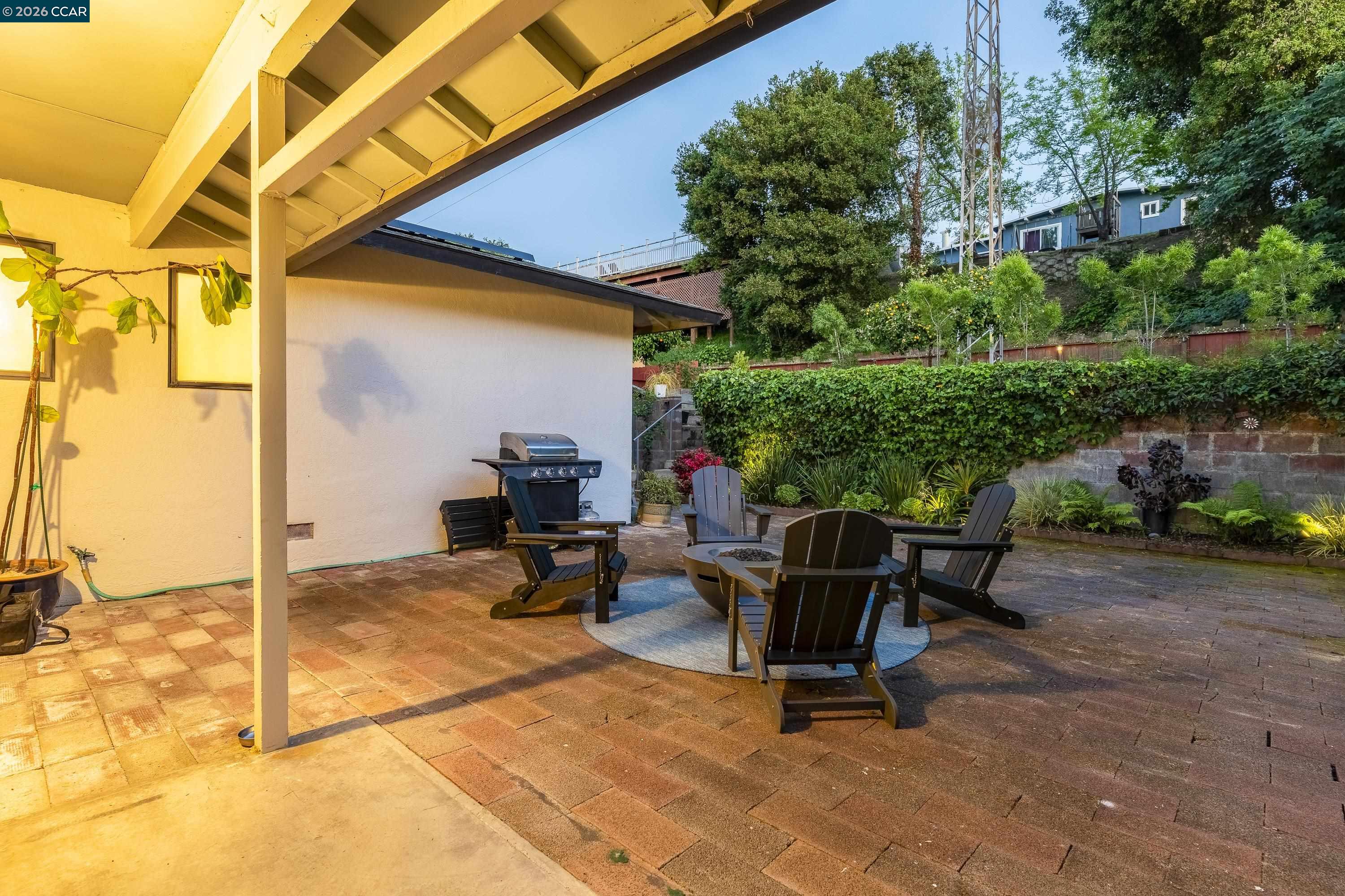 1165 Nob Hill Ave