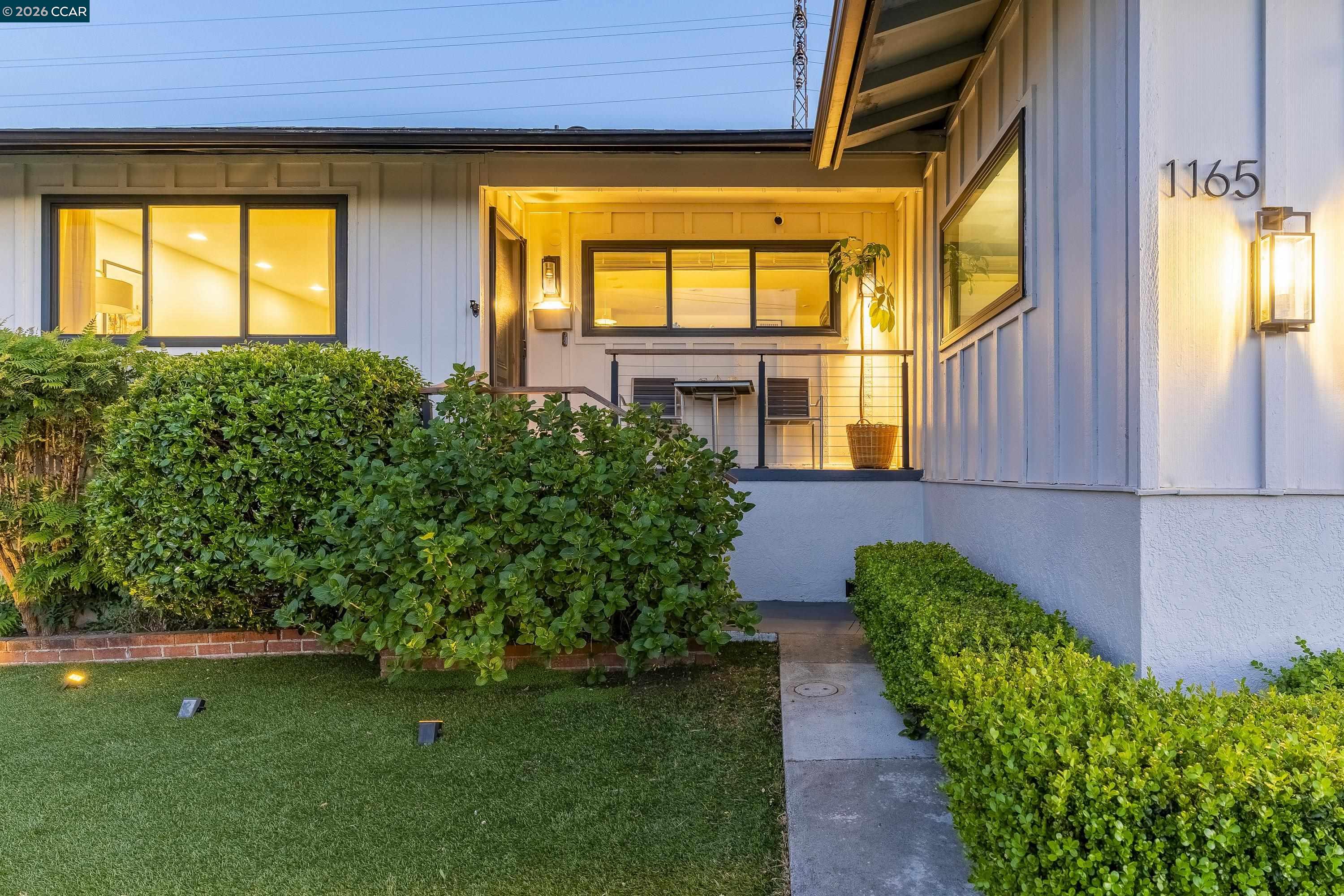 1165 Nob Hill Ave