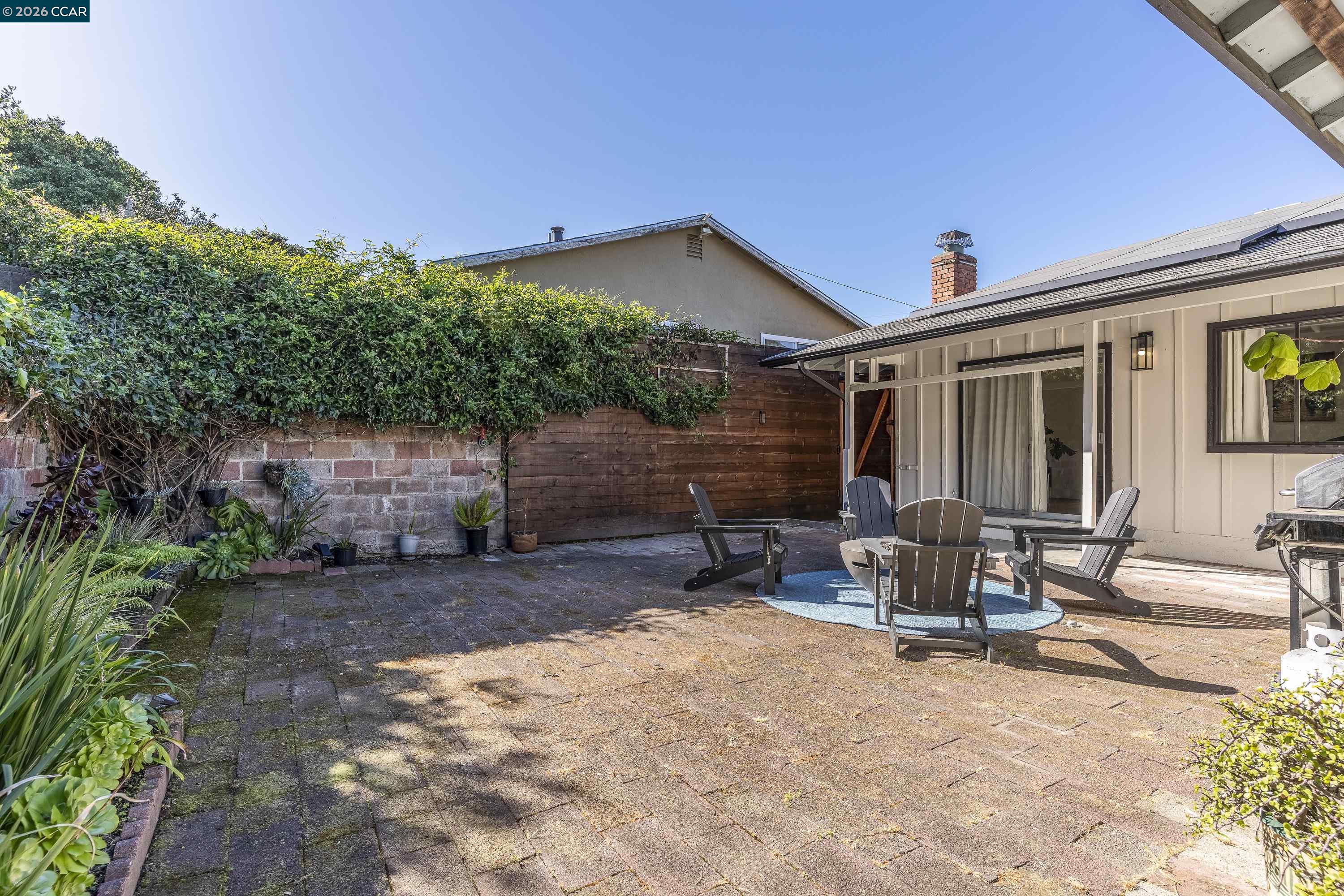 1165 Nob Hill Ave