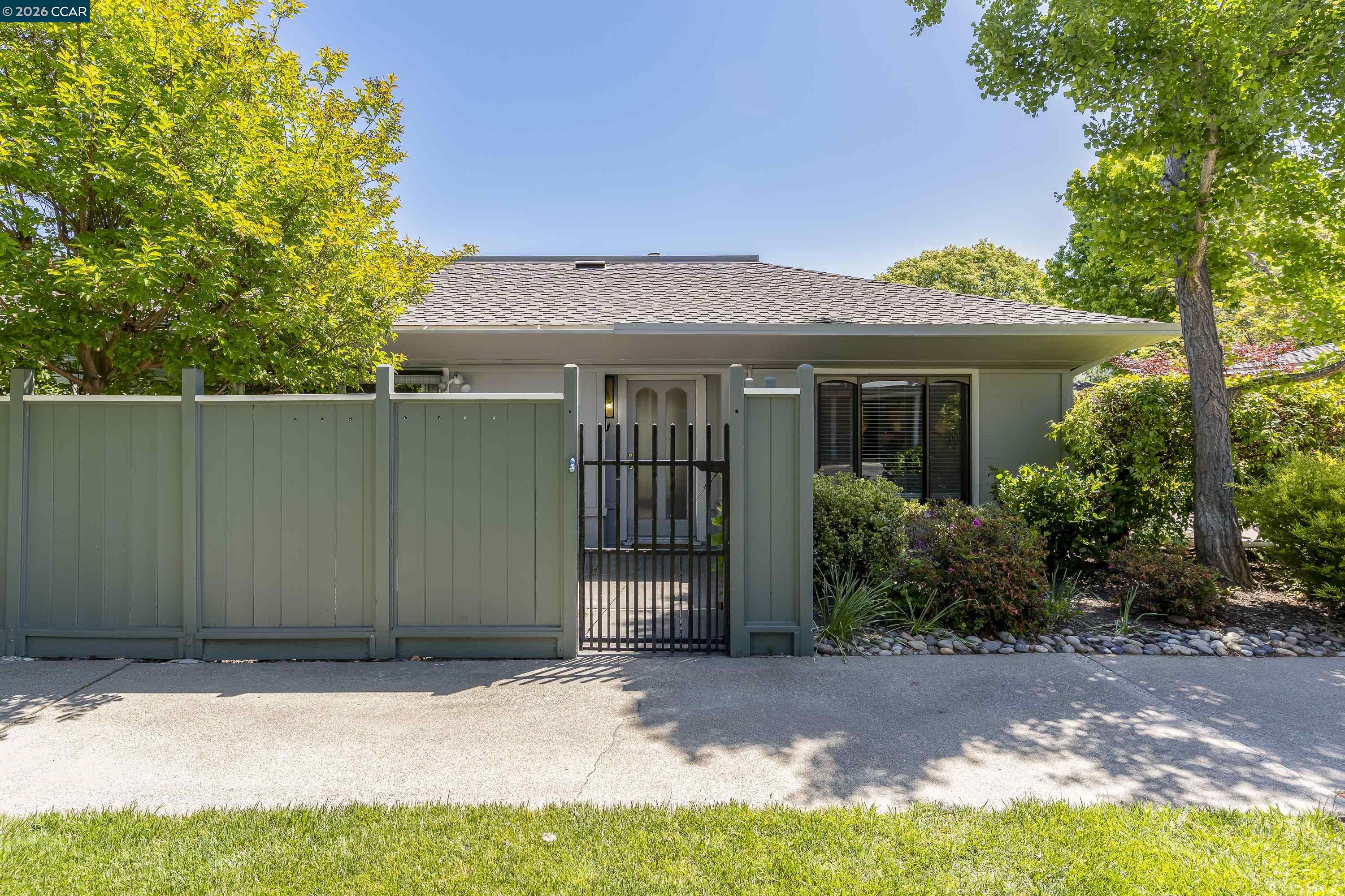 1109 Golden Rain Rd # 4