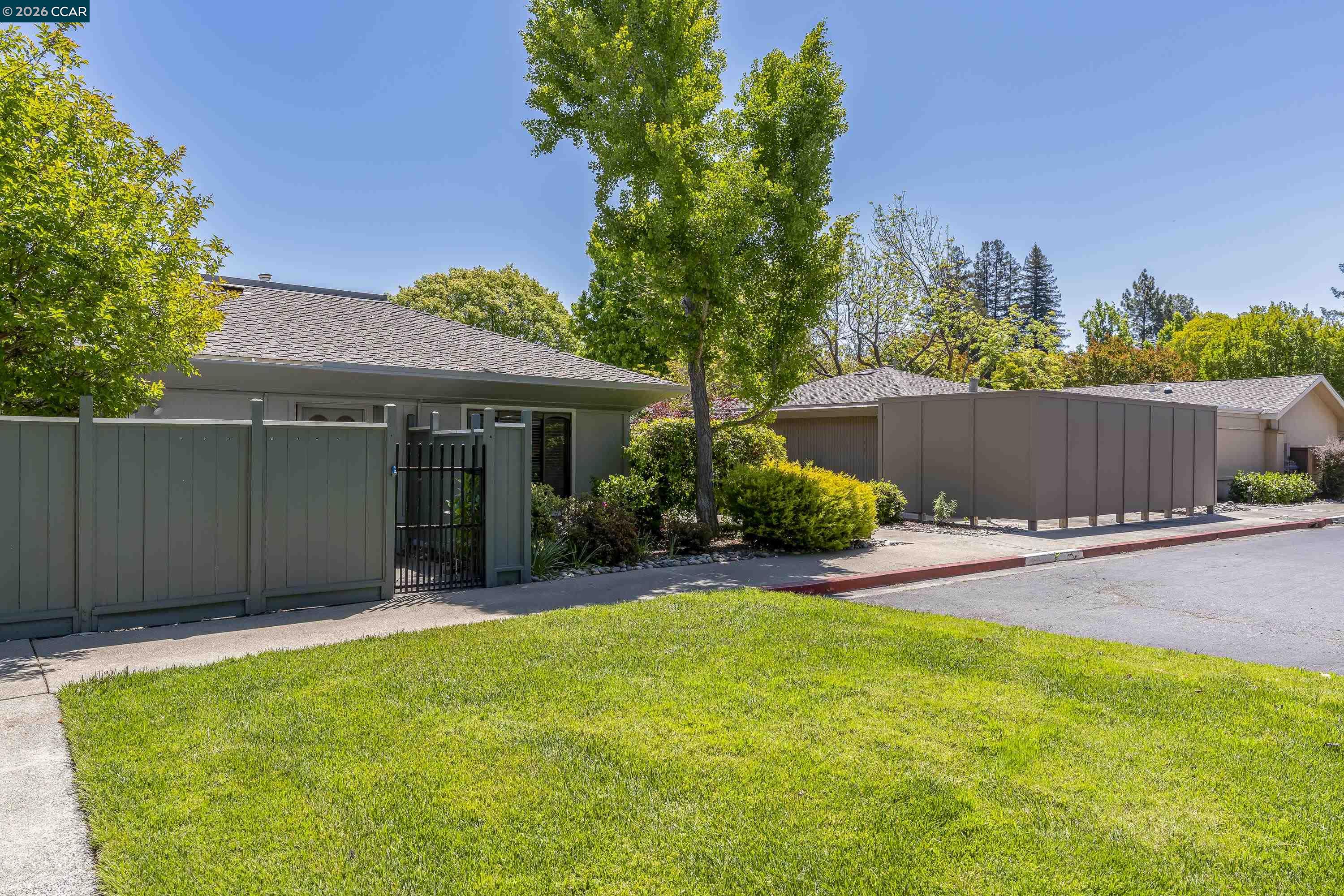 1109 Golden Rain Rd # 4