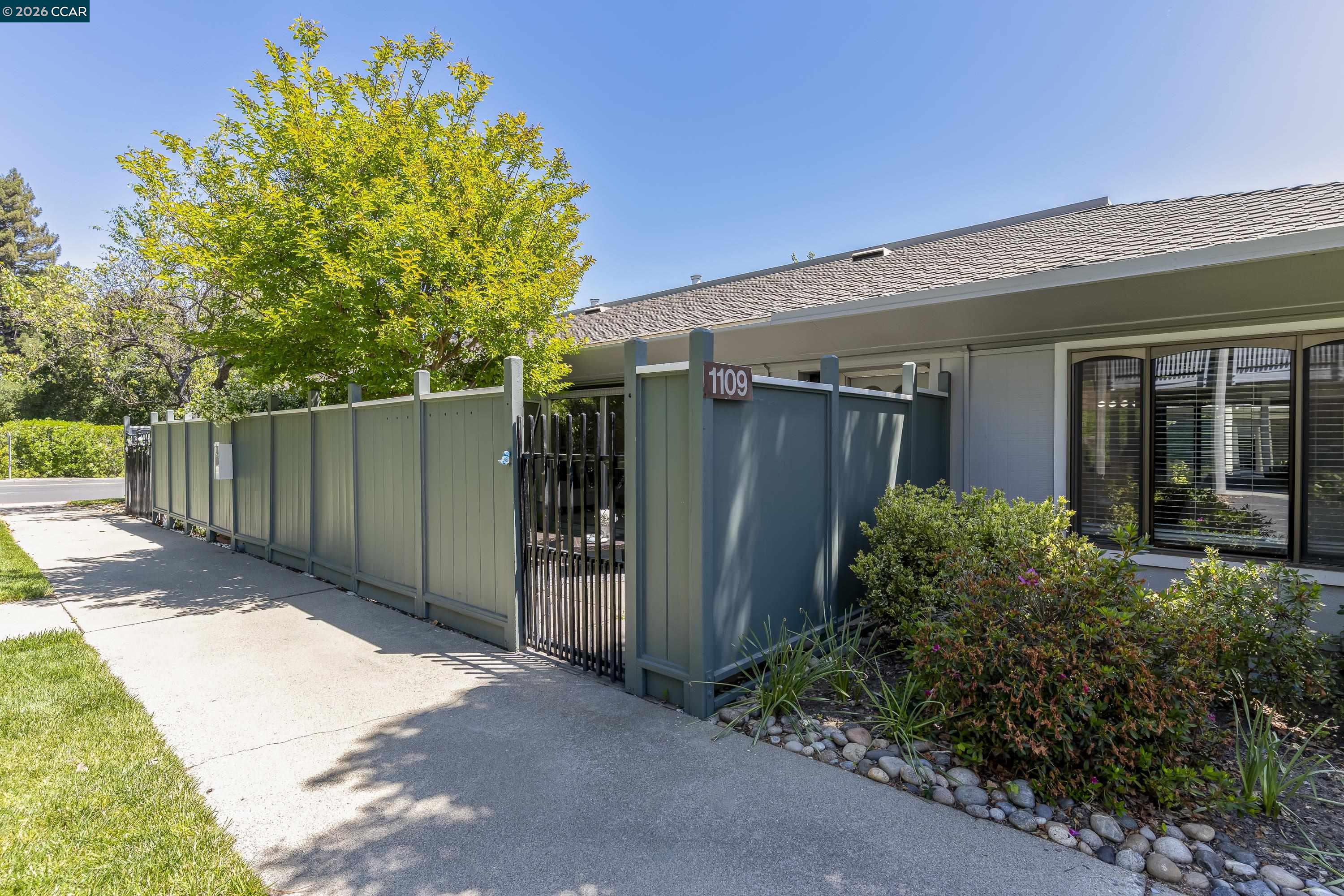 1109 Golden Rain Rd # 4