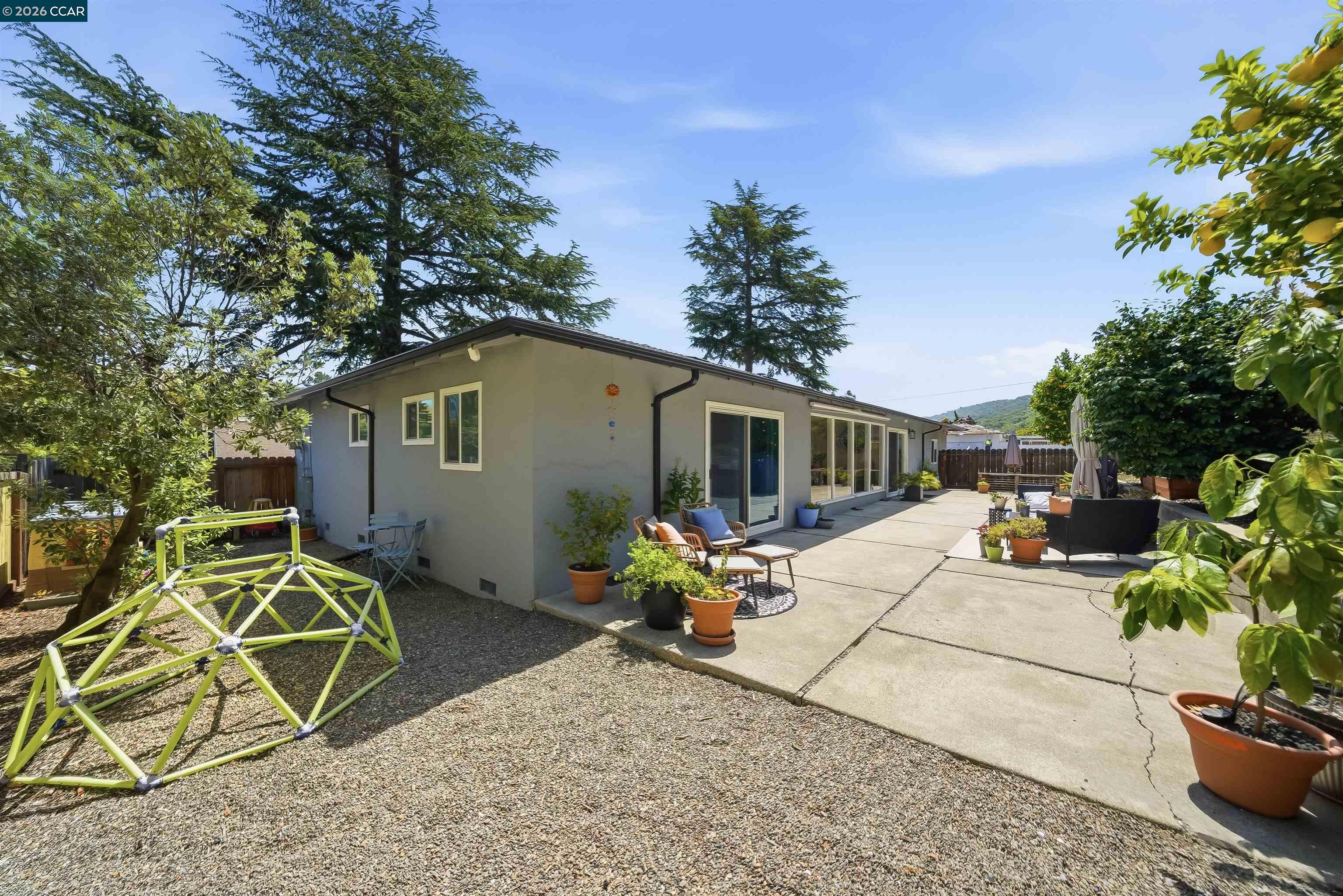 2297 Johanna Ct