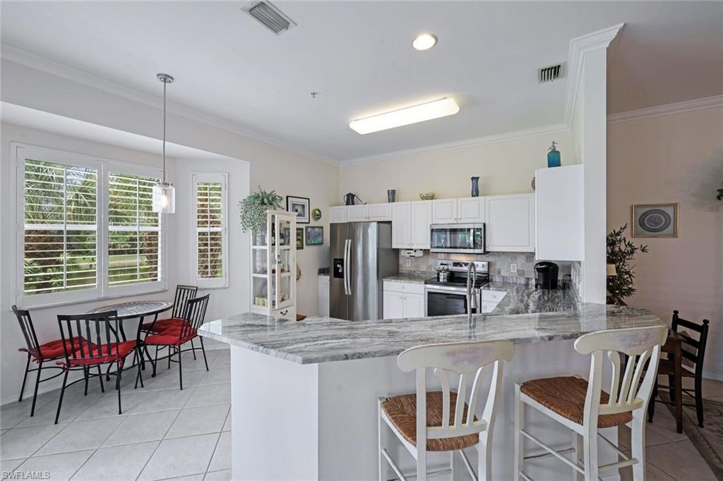 3976 Bishopwood CT E # 201 Unit: 3-201