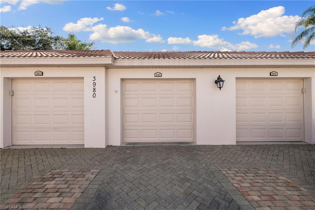 3980 Bishopwood CT E # 102 Unit: 4-102