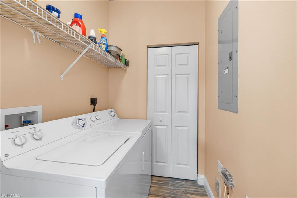 3984 Bishopwood CT E # 206 Unit: 5-206