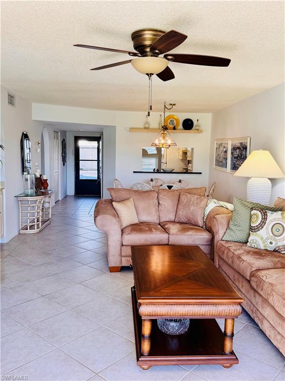 605 Augusta BLVD # 4 Unit: 605-4