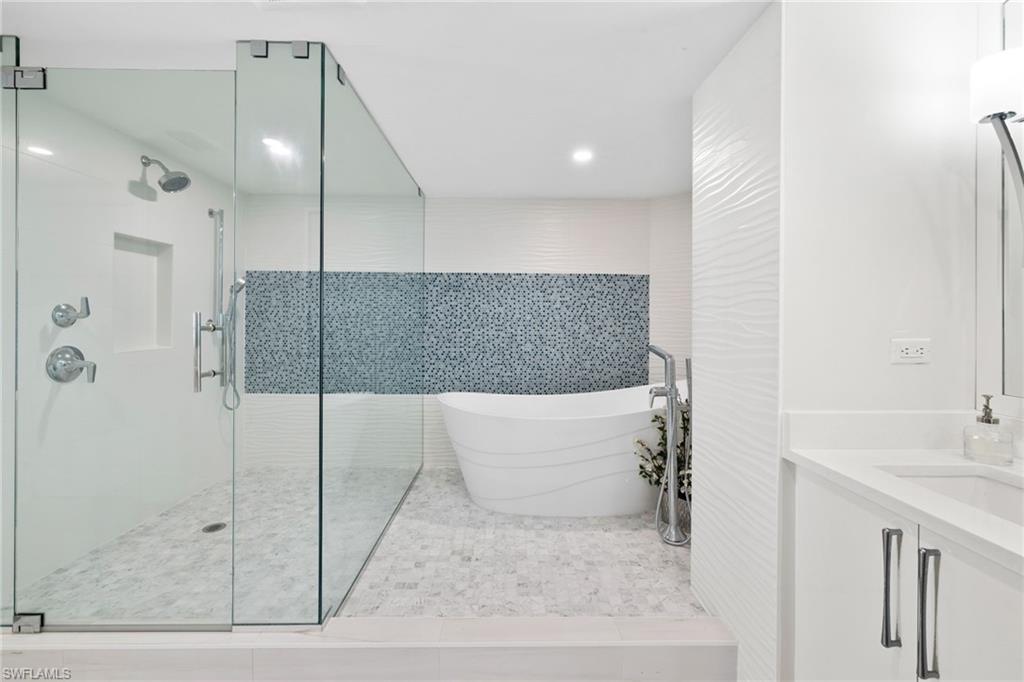 4401 Gulf Shore BLVD N # 1606, NAPLES Unit: 1606