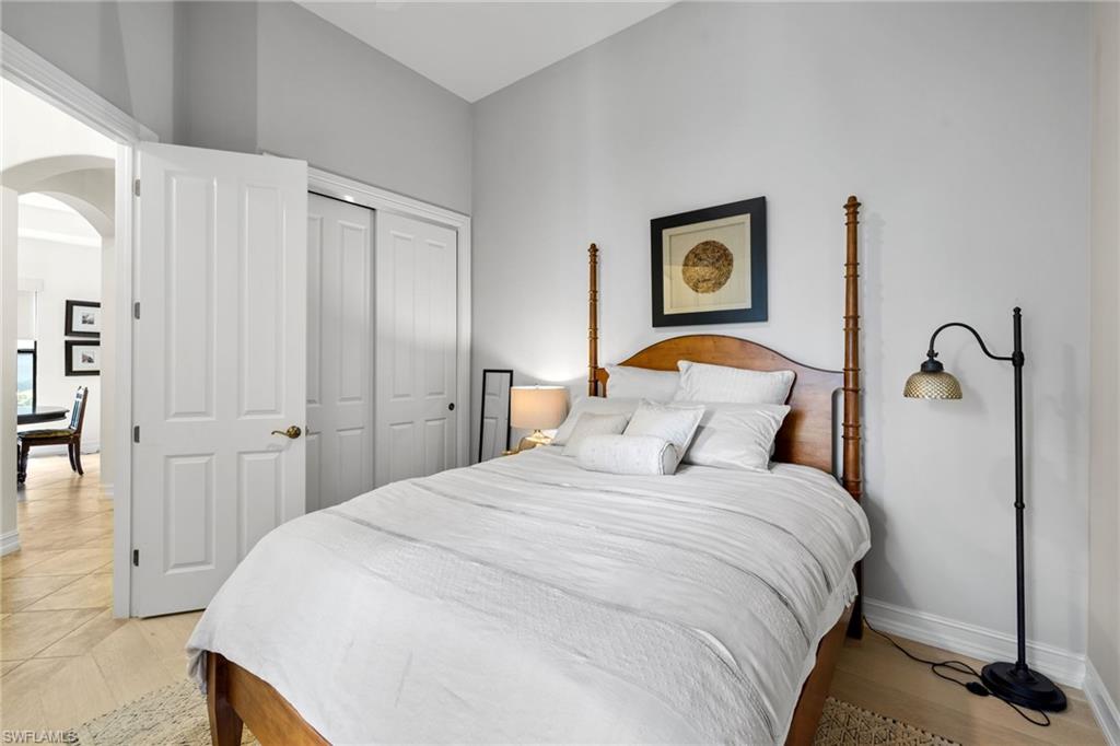 7591 MOORGATE POINT WAY