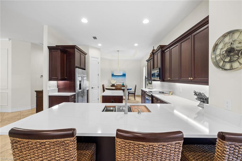 7591 MOORGATE POINT WAY