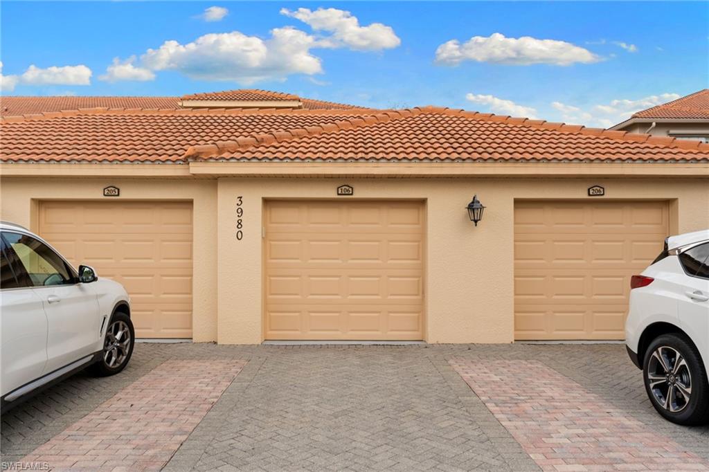 3980 Bishopwood CT E 4-106