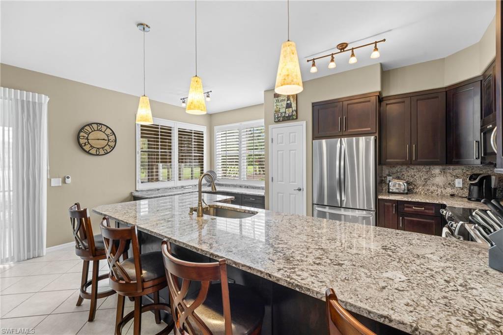 3970 Bishopwood CT W 102