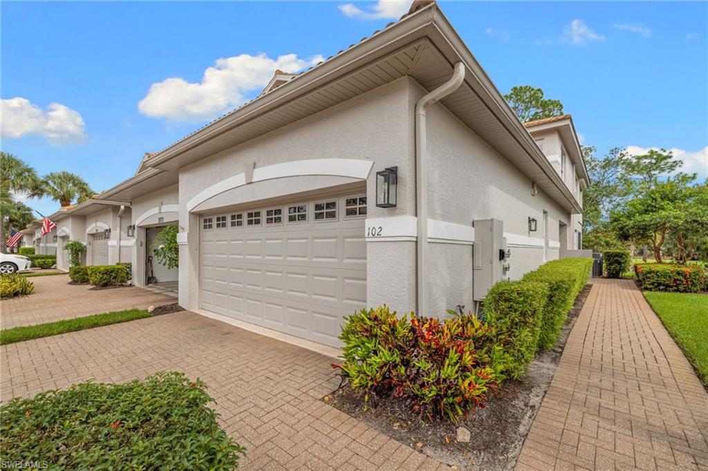 3970 Bishopwood CT W 102