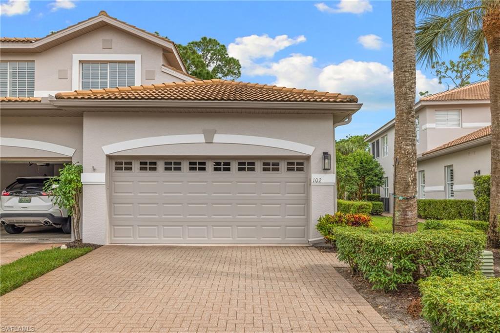 3970 Bishopwood CT W 102