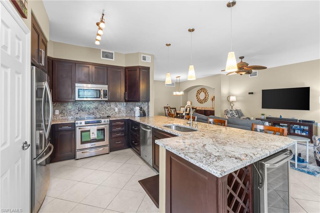 3970 Bishopwood CT W 102
