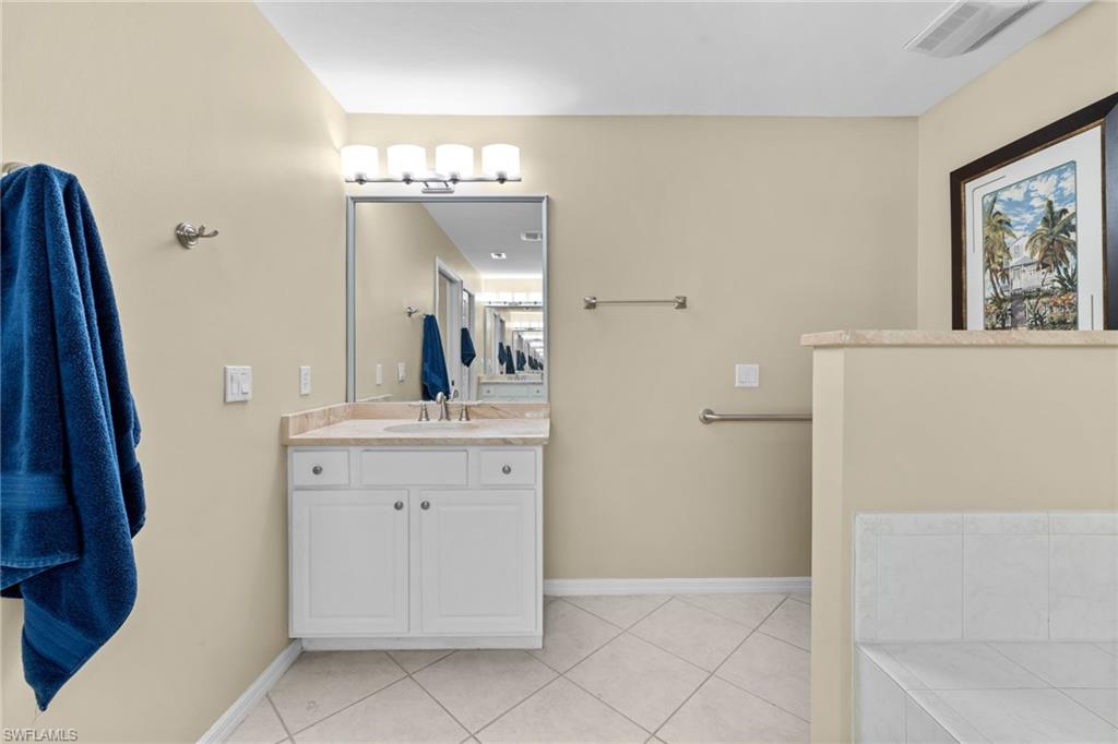 3970 Bishopwood CT W 102