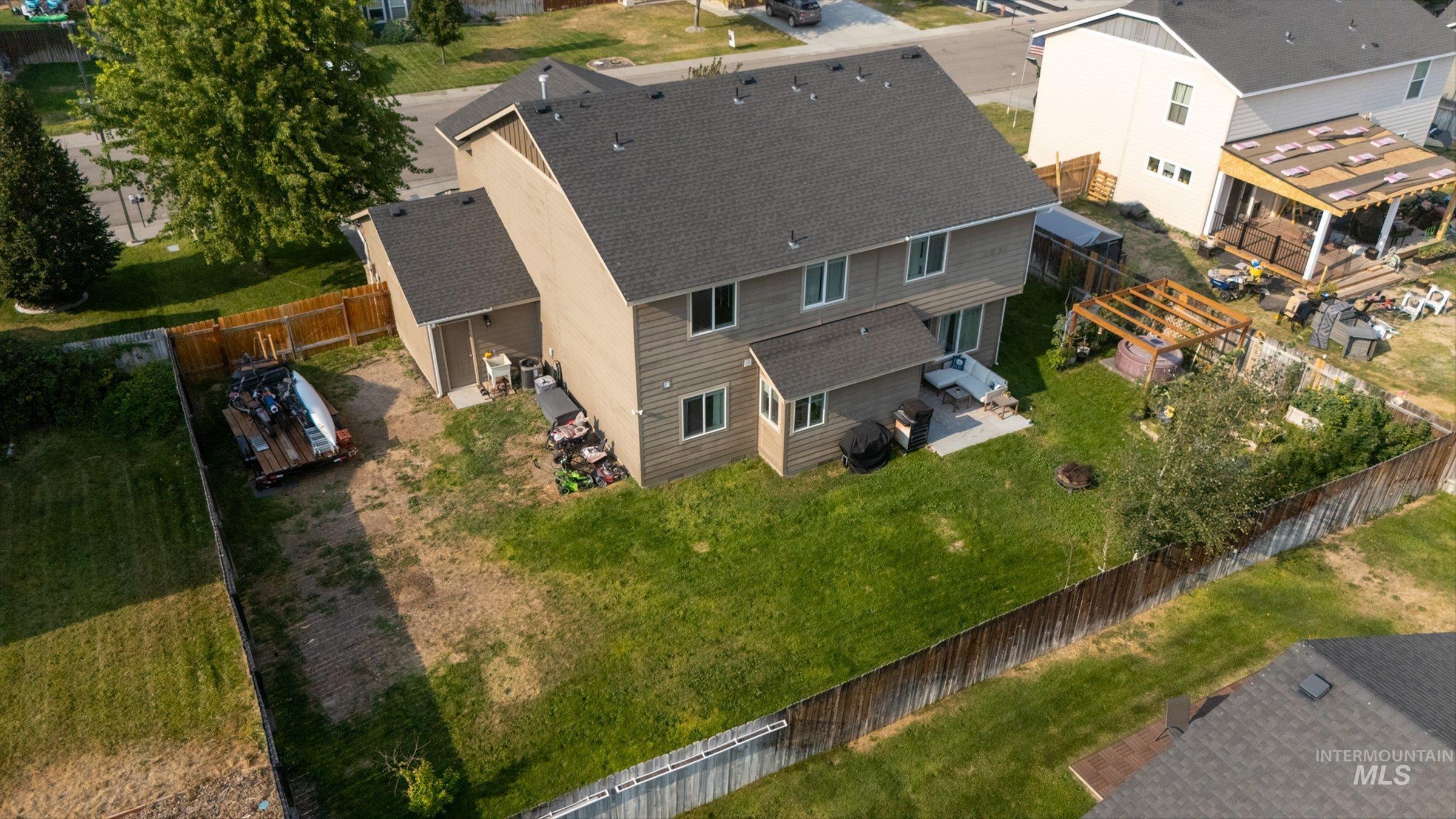 675 SW Nugget St