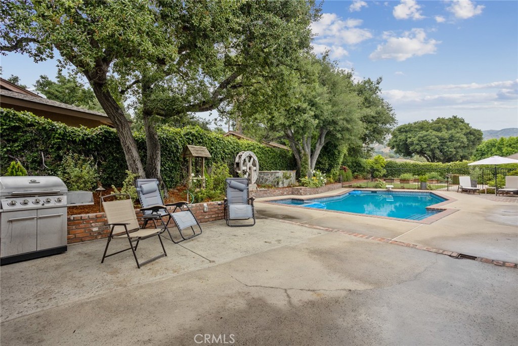 1631 Oak Tree Court