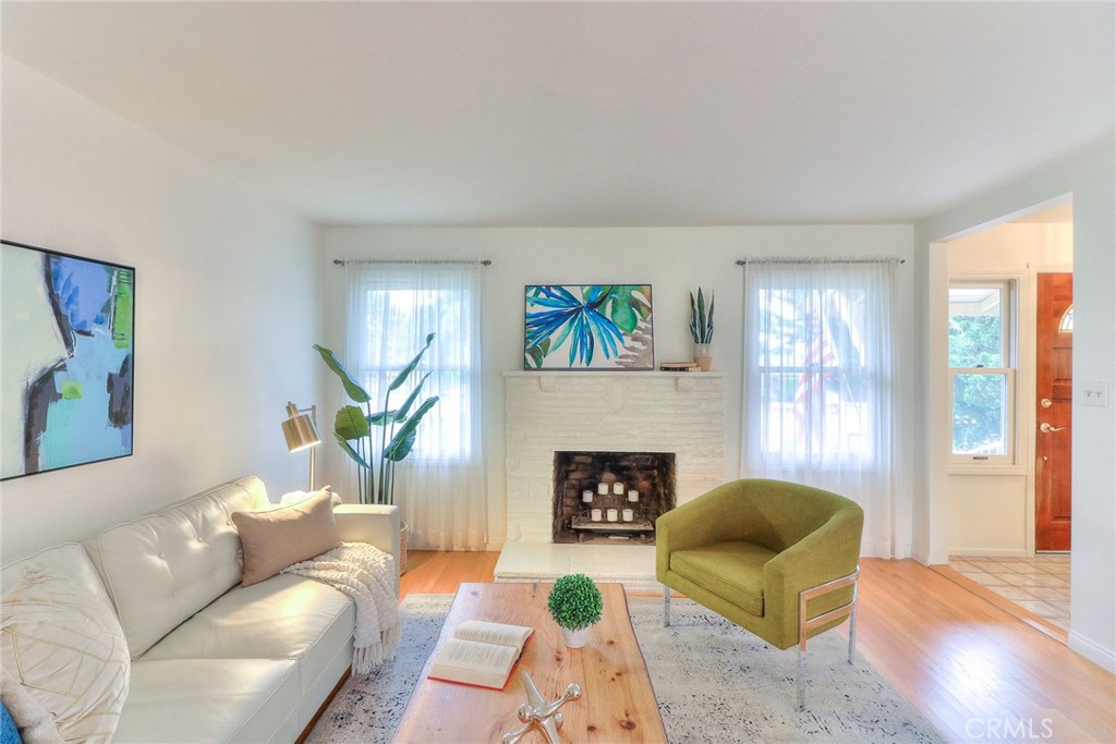 611 E Whitcomb Avenue