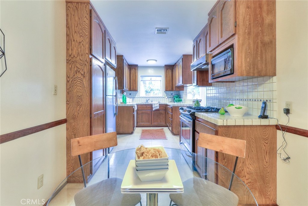 611 E Whitcomb Avenue