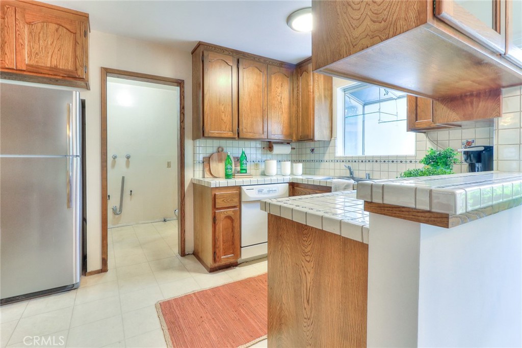 611 E Whitcomb Avenue