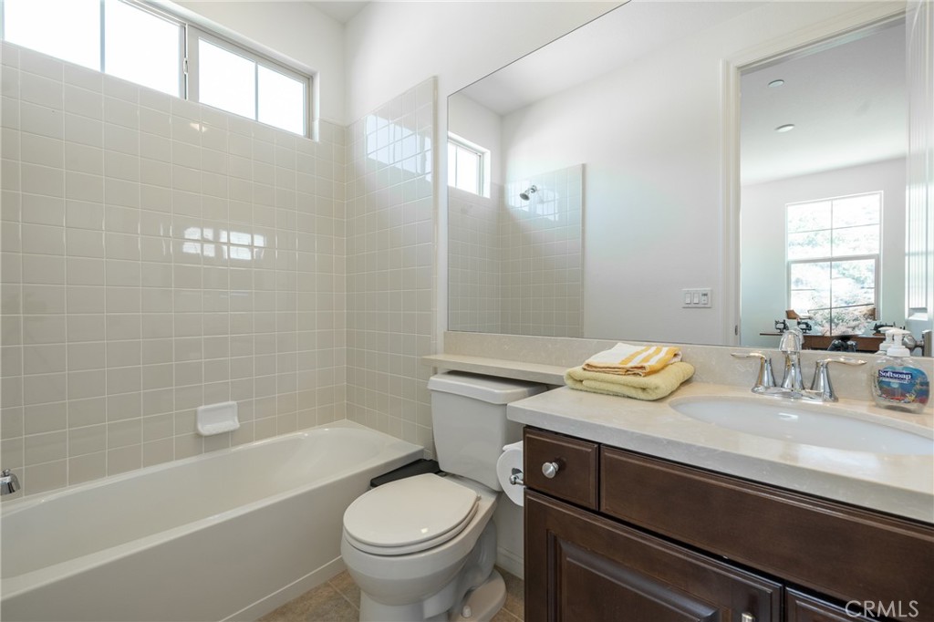 830 E Mckeller Court