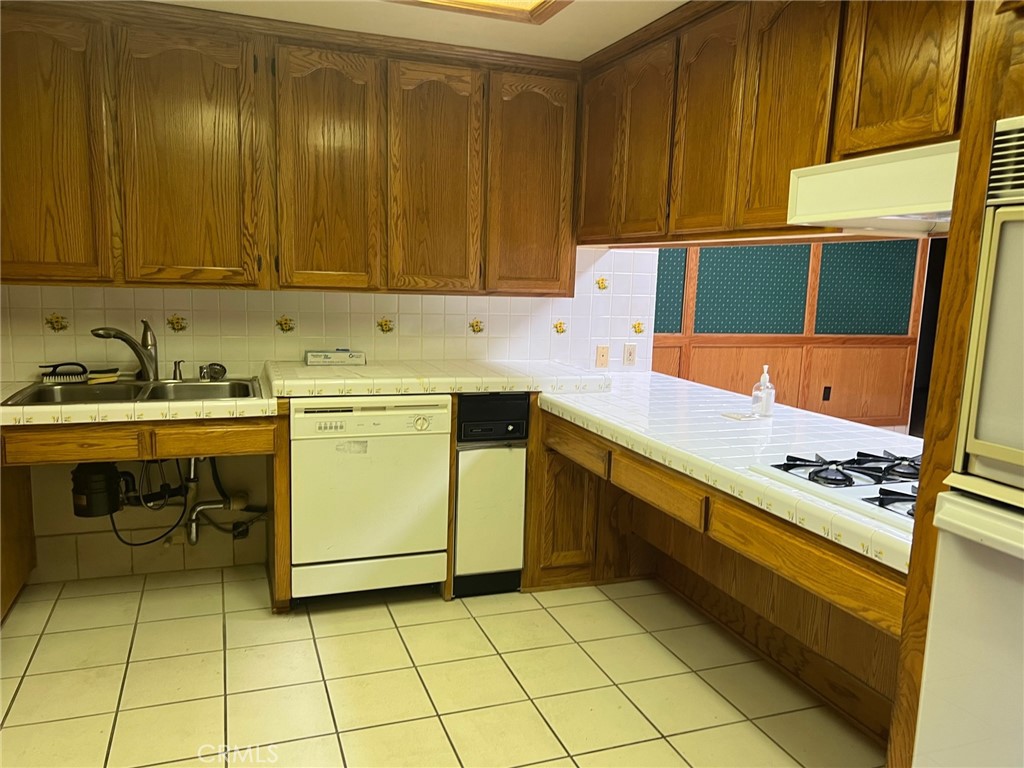 244 N Valley Center Avenue