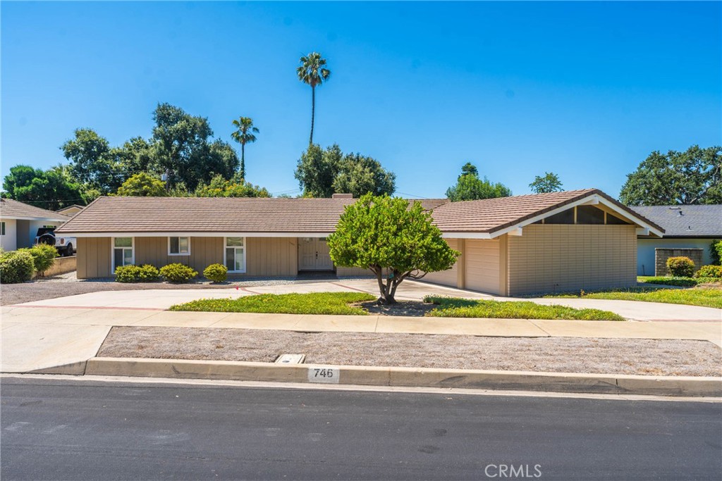 746 Prima Vera Road