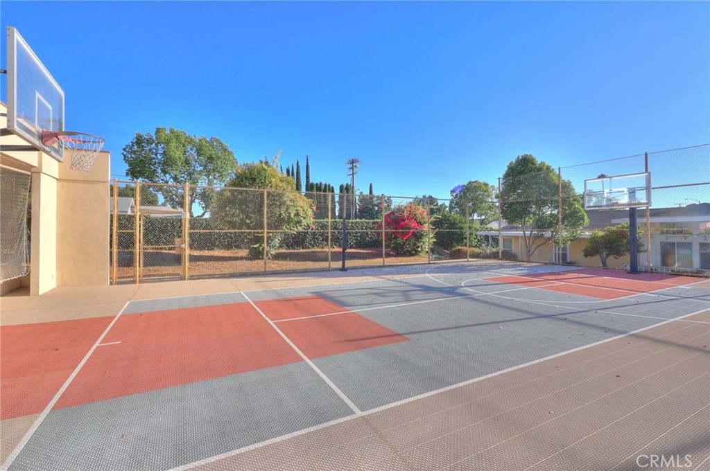 1245 W Cienega Avenue 122