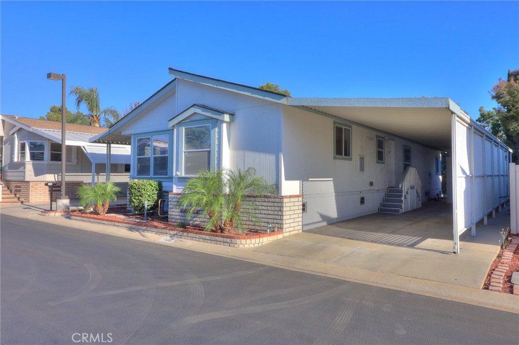 1245 W Cienega Avenue 122