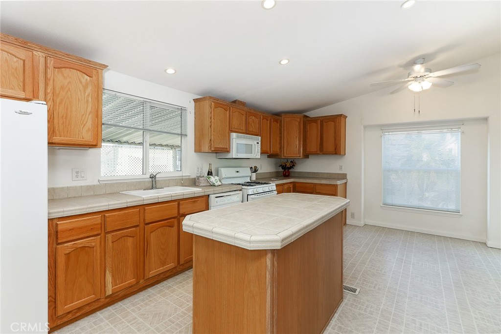 1245 W Cienega Avenue 122