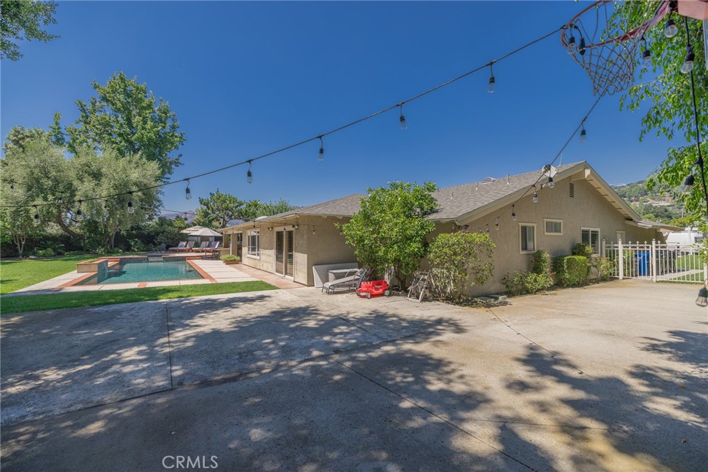 1736 Branch Oak Drive