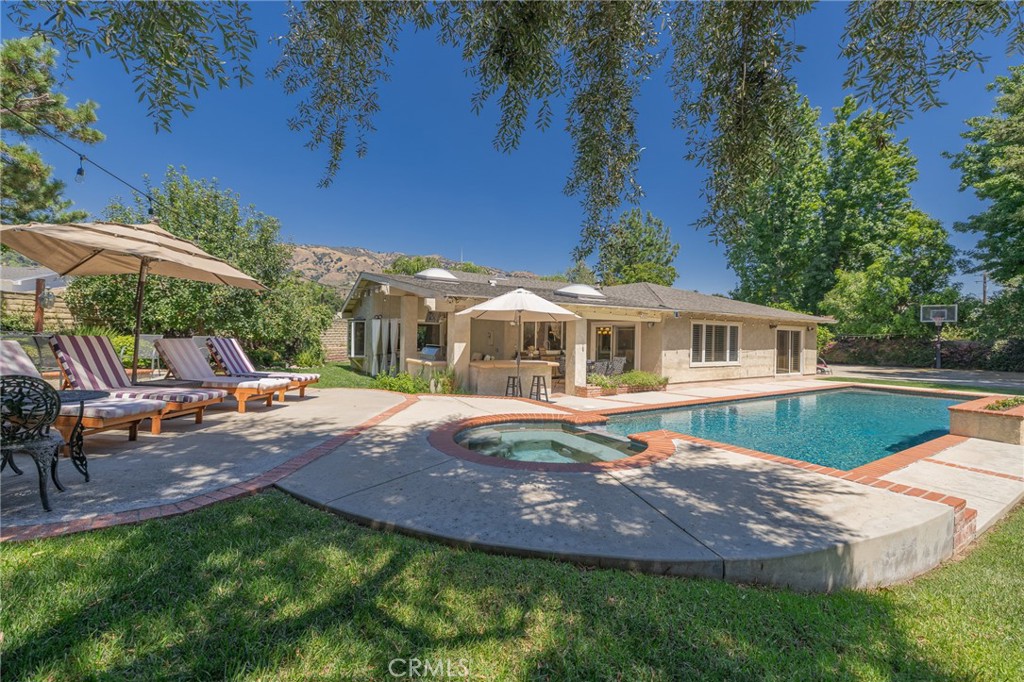 1736 Branch Oak Drive