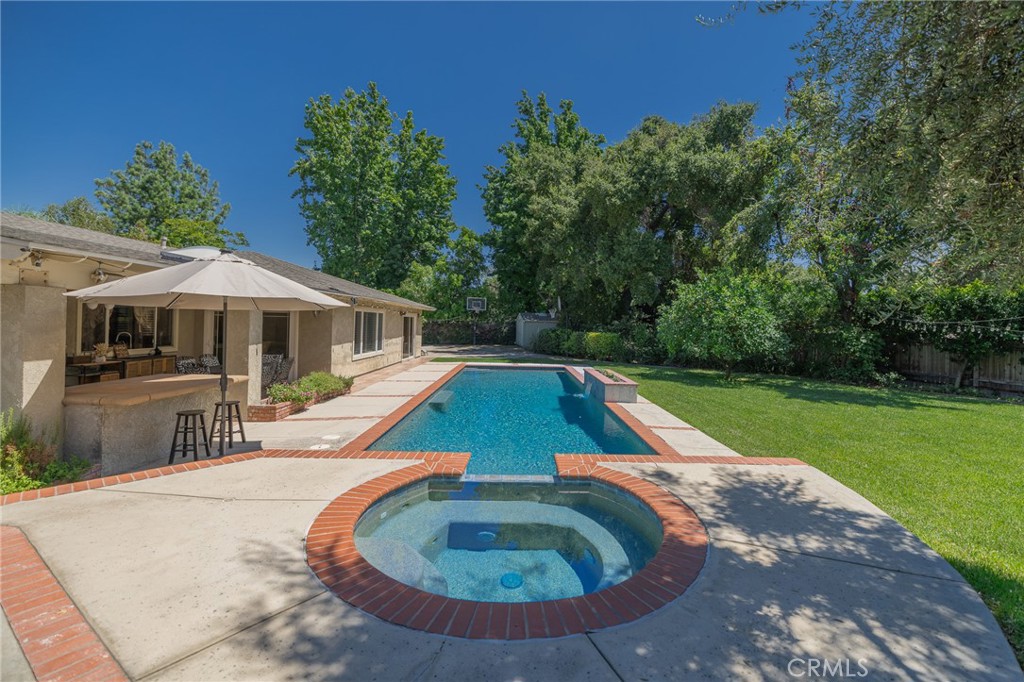 1736 Branch Oak Drive