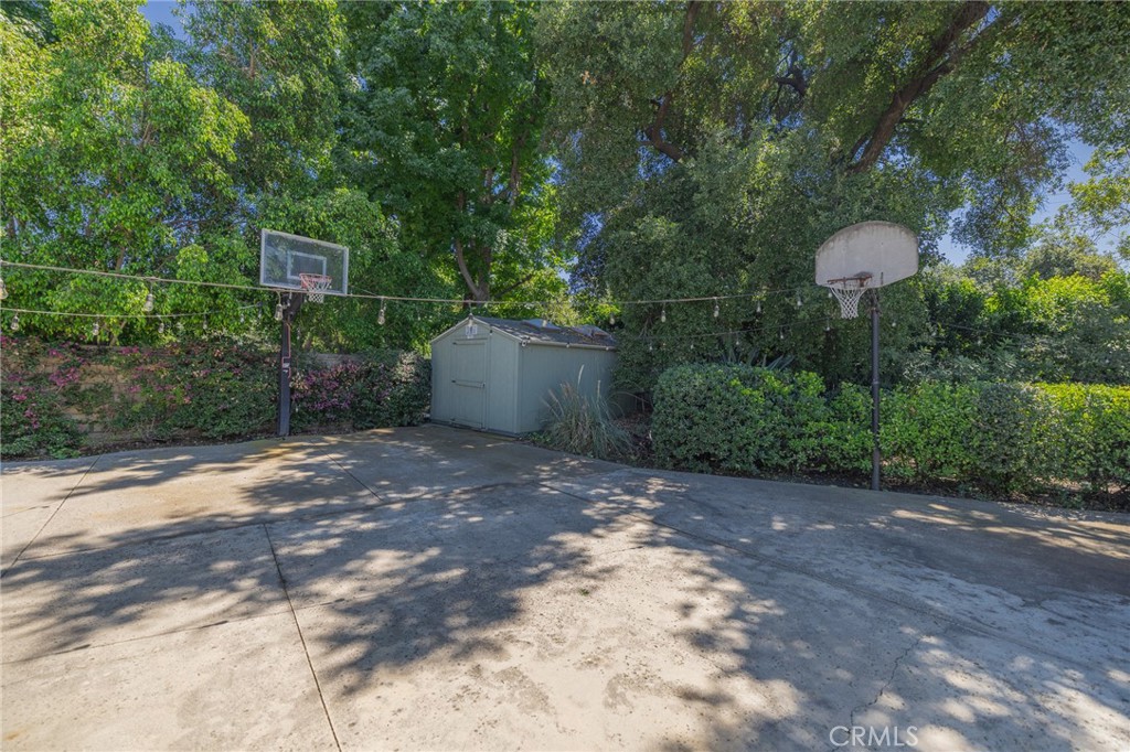 1736 Branch Oak Drive