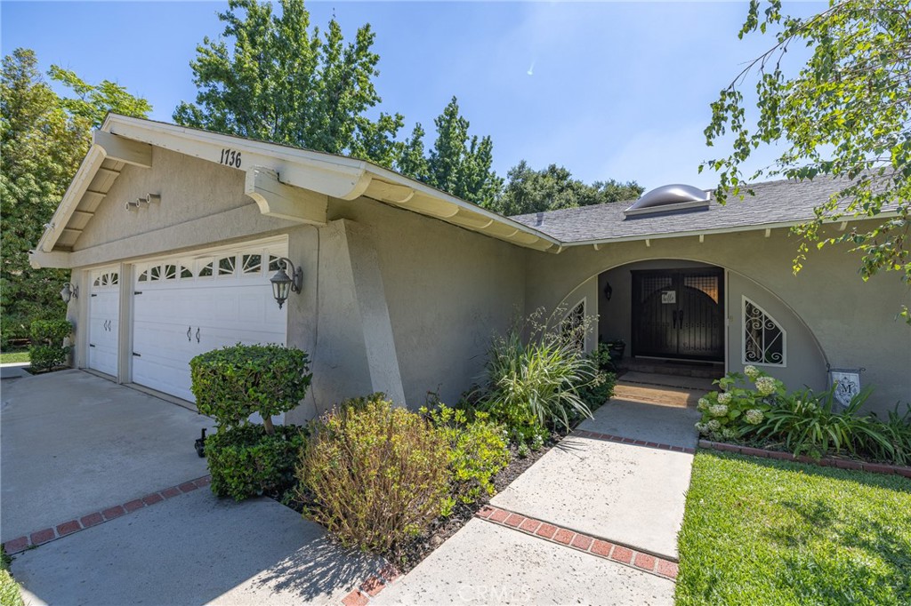 1736 Branch Oak Drive